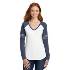 District Women's White/Heathered Navy/Silver Game Long Sleeve V-Neck Tee -Sportswear Shop DM477 White Heathered Navy Silver HTF