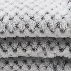 Zusa White With Charcoal Plush Siesta Blanket 9 Zusa White With Charcoal Plush Siesta Blanket -Sportswear Shop IMG 8682 1